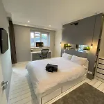 Newly Renovated - 70M2 Modern & Cosy - Balcony