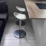 Newly Renovated - 70M2 Modern & Cosy - Balcony