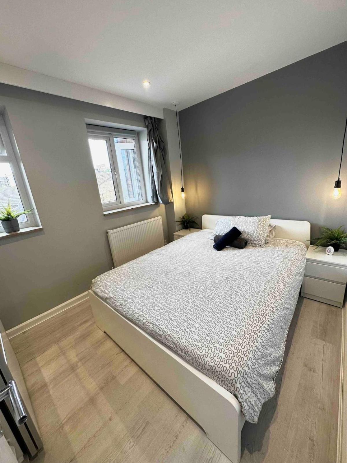 Newly Renovated - 70m2 Modern & Cosy - Balcony * Londra